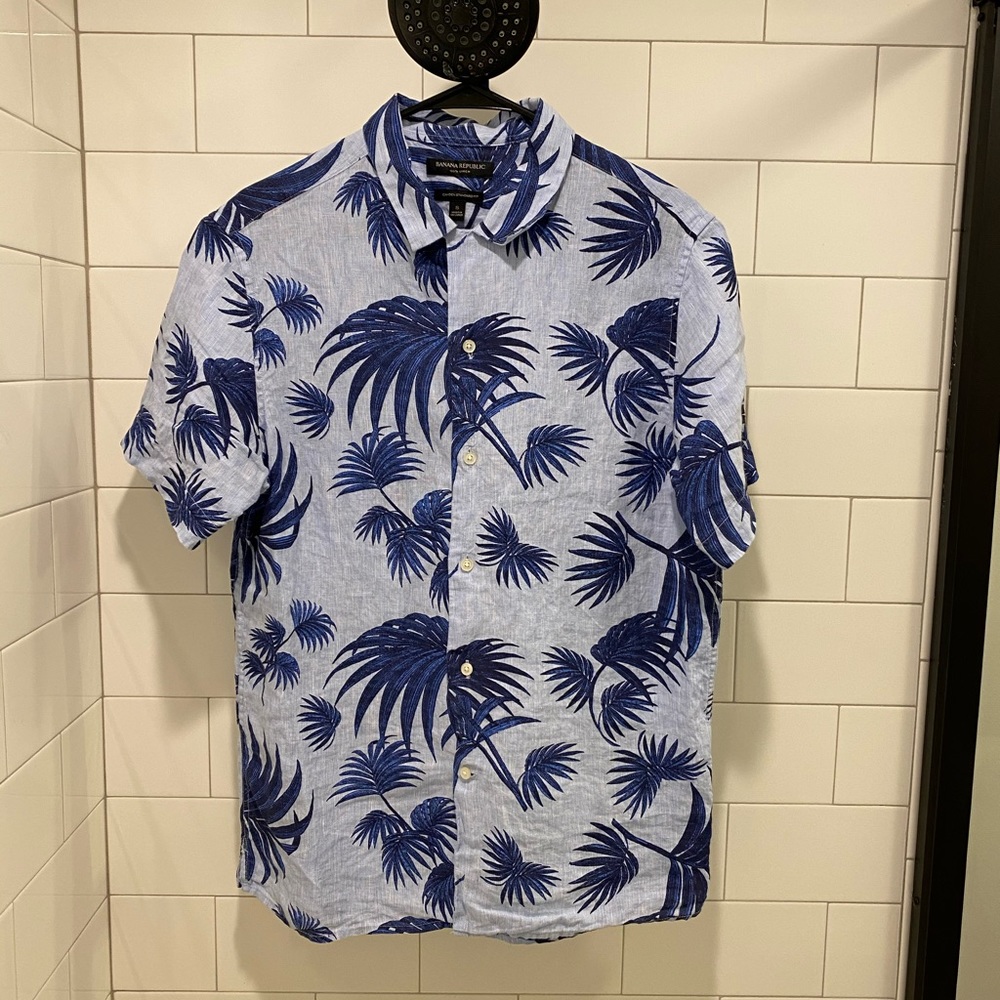 Banana Republic Short Sleeve Button Down